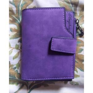 purple wallet